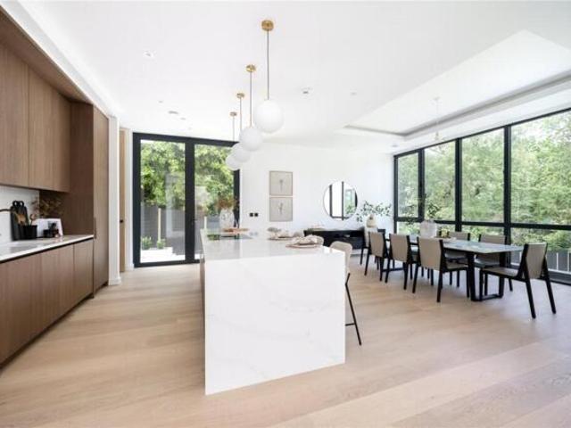 House for sale in Greater London