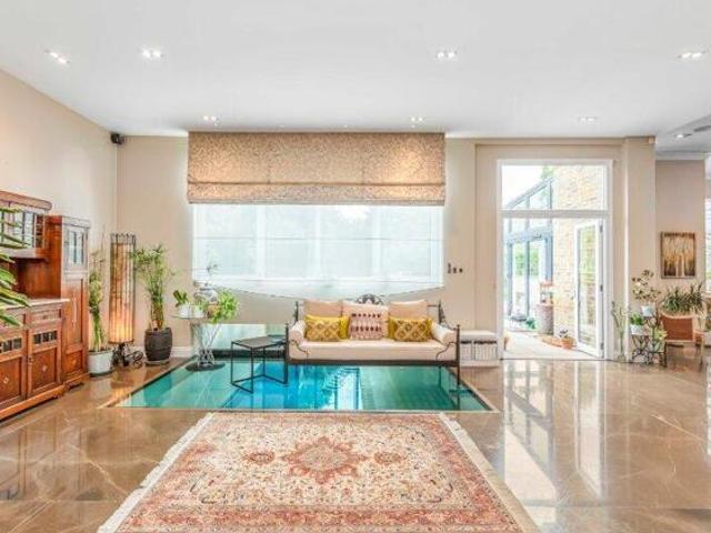 House for sale in Greater London