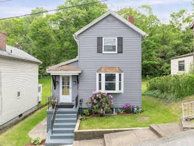 House for sale in Carnegie