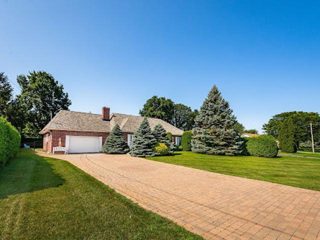 House for sale in Roussillon, Quebec