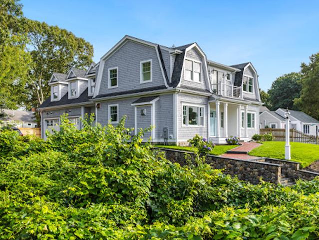 House for sale in West Yarmouth