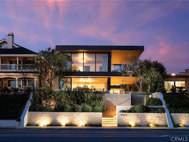 House for sale in Corona Del Mar, California