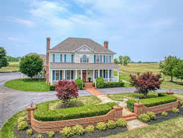 House for sale in Charles Town
