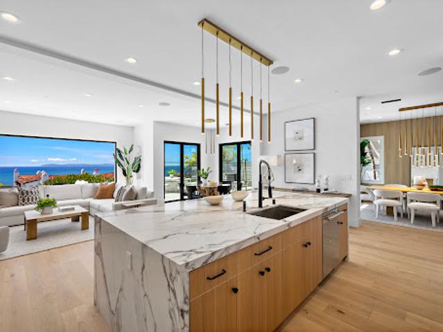 House for sale in Corona Del Mar, California