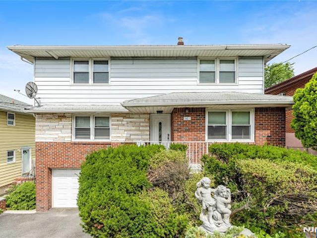 House for sale in Palisades Park, New Jersey