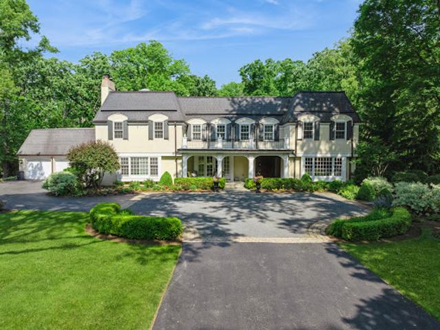 House for sale in Lake Forest