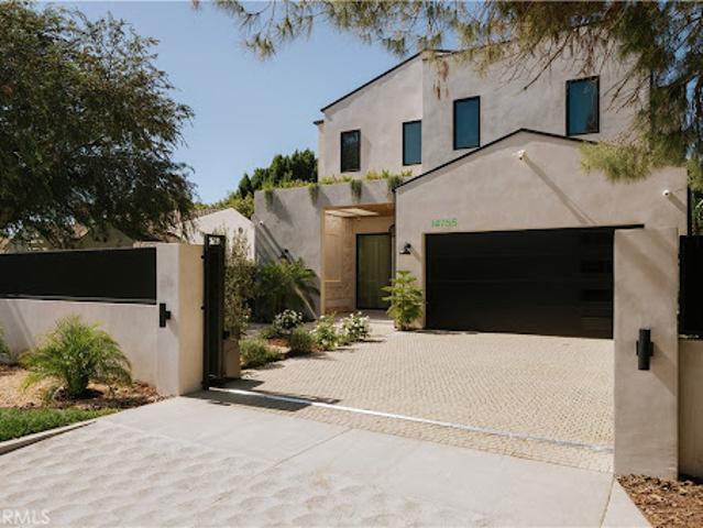 House for sale in Sherman Oaks Neighborhood Council District, Canoga Park