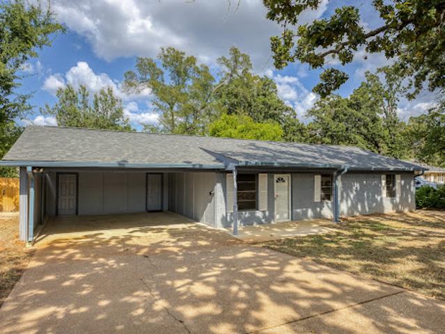 House for sale in Palestine, Texas