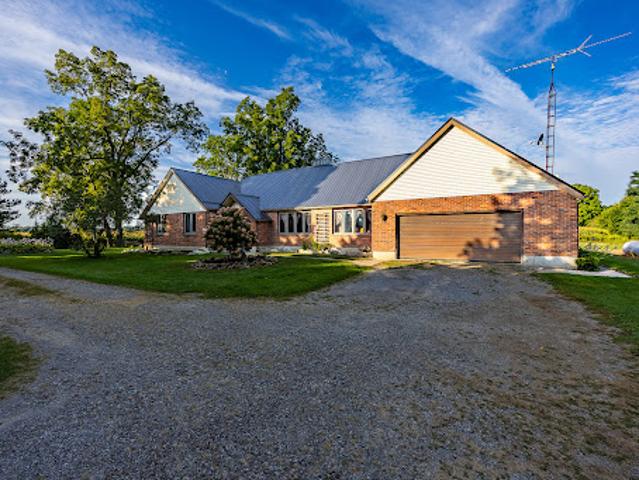 House for sale in Ontario