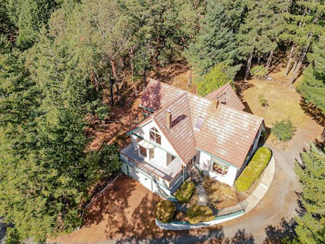 House for sale in Highlands, British Columbia