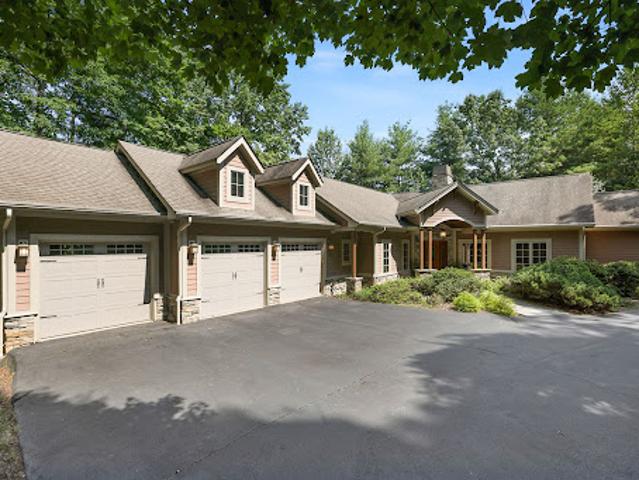 House for sale in Hendersonville, North Carolina