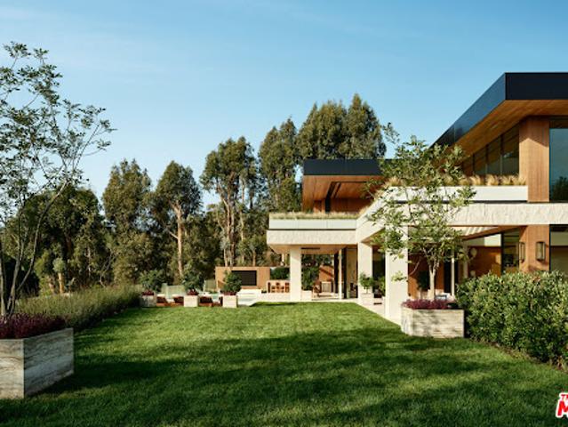 House for sale in Canoga Park, California