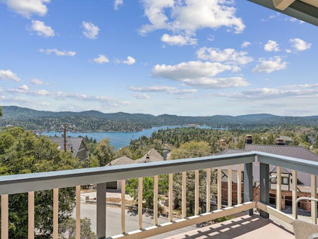 House for sale in Lake Arrowhead, San Bernardino County