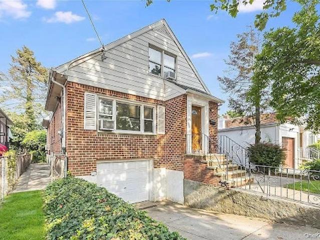 House for sale in Queens, Arverne