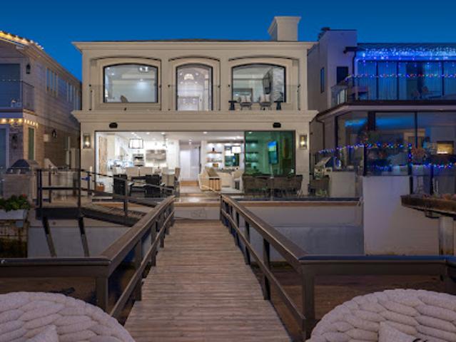 House for sale in Corona Del Mar, California