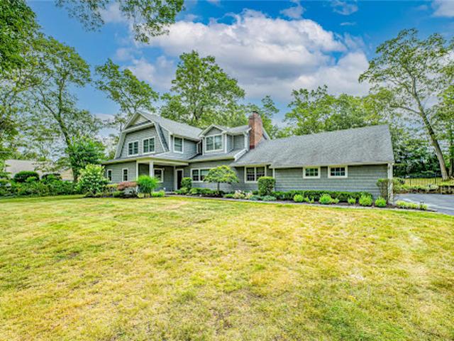 House for sale in Woodbury
