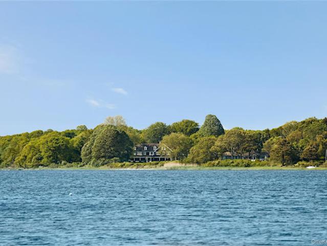 House for sale in Wainscott, New York