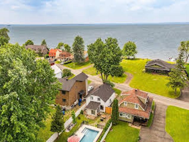 House for sale in Châteauguay House for sale in Châteauguay