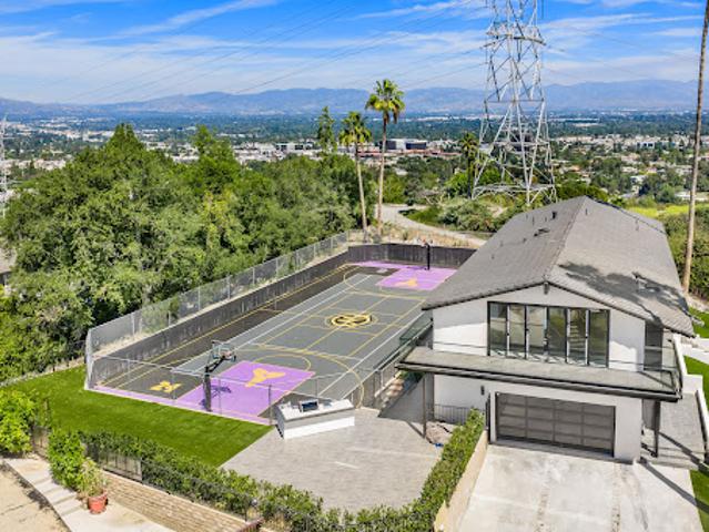 House for sale in Tarzana Neighborhood Council District, Canoga Park