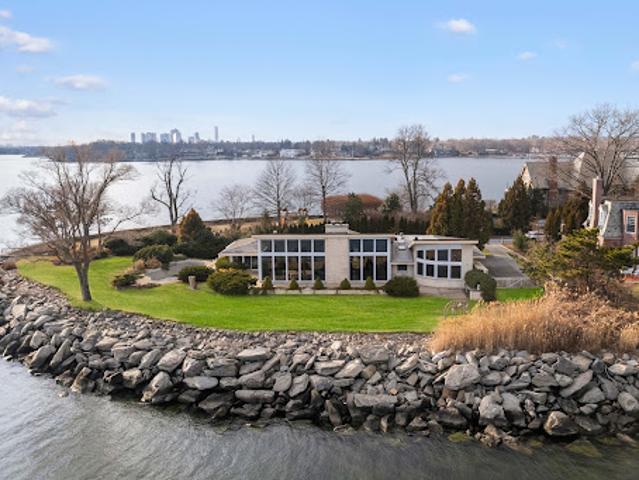 House for sale in New York