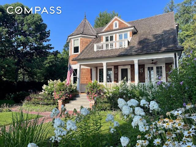 House for sale in Lake Bluff, Illinois