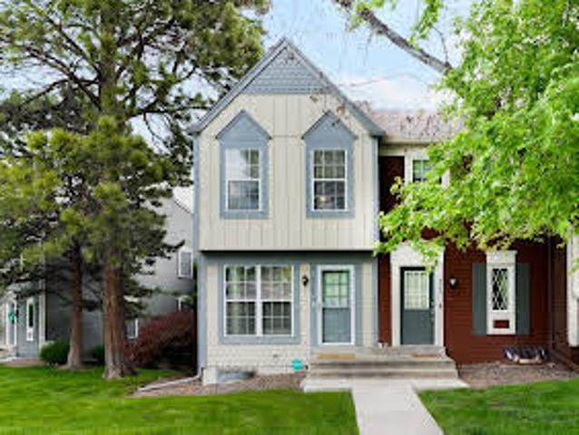 House for sale in Lakewood House for sale in Lakewood