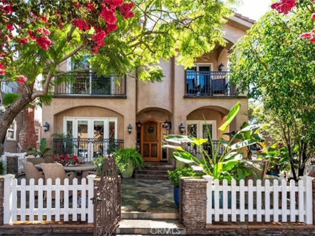 House for sale in Long Beach, California