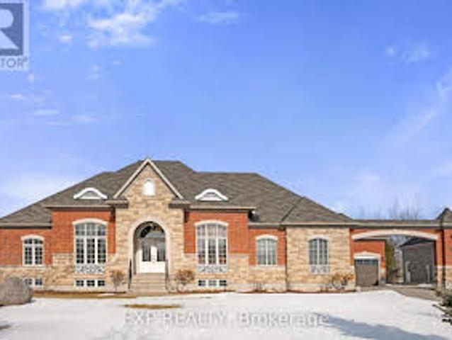 House for sale in Georgina