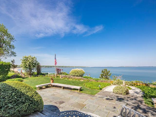 House for sale in Wainscott, New York