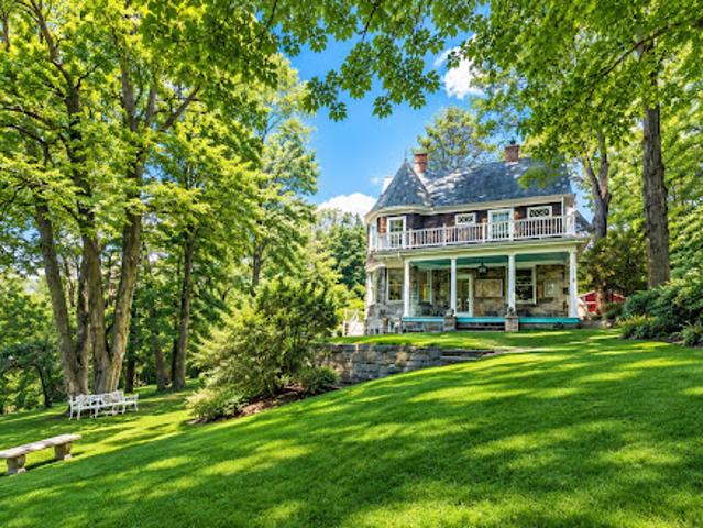 House for sale in Scarsdale, New York