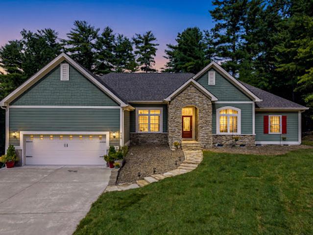 House for sale in Hendersonville, Henderson County