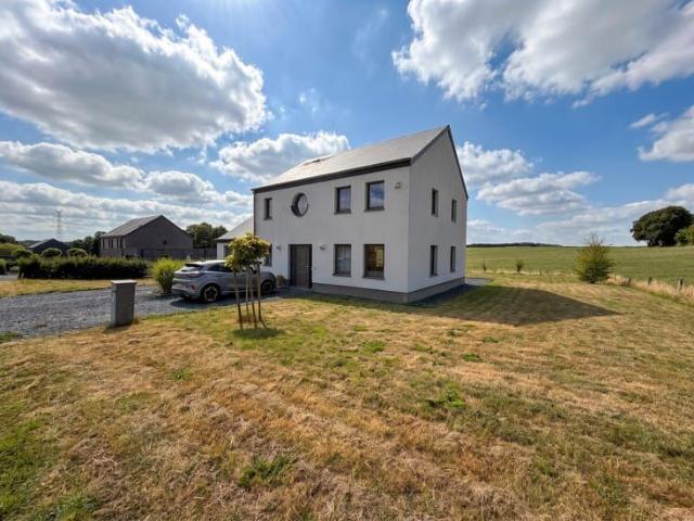 Maison location à Vaux-lez-rosieres, Wallonie