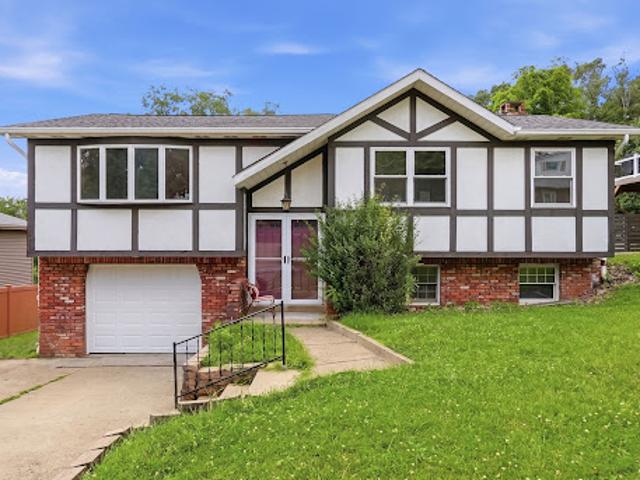 House for sale in Elizabeth, Pennsylvania