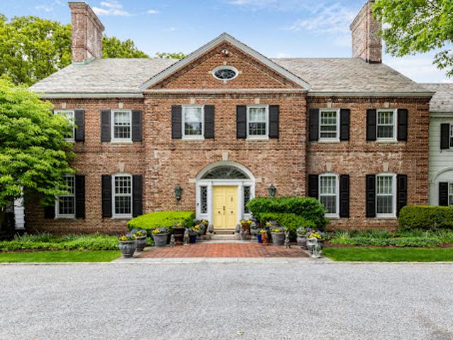 House for sale in Locust Valley