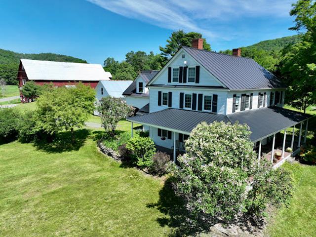 House for sale in Lower Waterford, Vermont