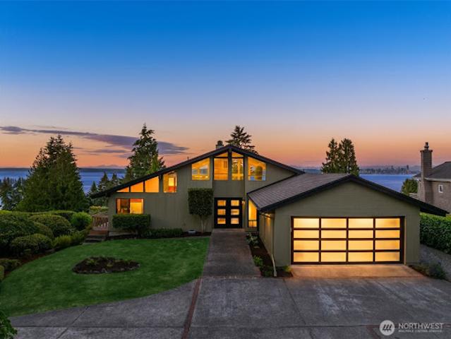 House for sale in Bainbridge Island, Washington