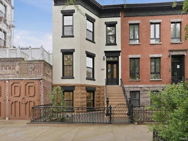 House for sale in Arverne, New York