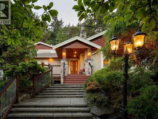 House for sale in Saanich, British Columbia
