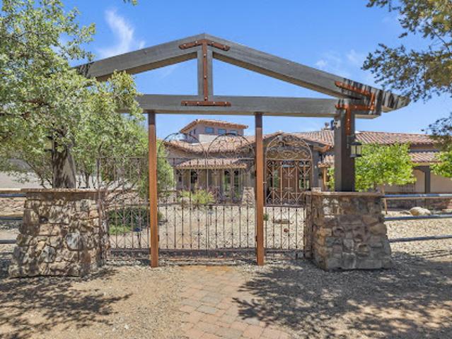 House for sale in Skull Valley, Arizona