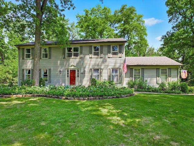 House for sale in Mchenry, Illinois