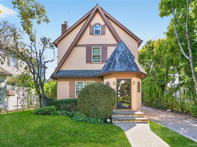 House for sale in Village of Great Neck, Nassau County