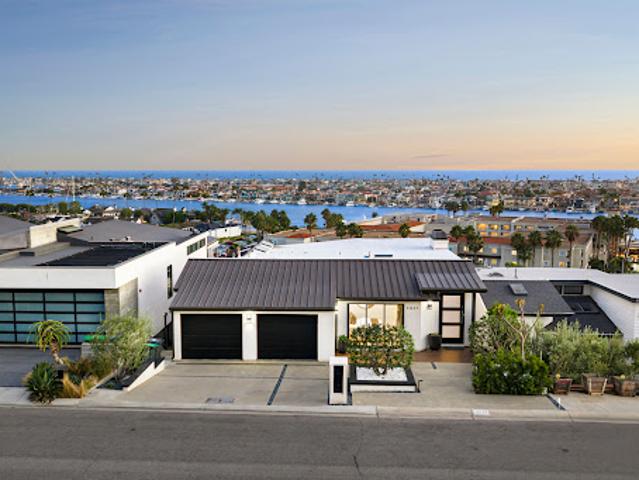 House for sale in Corona Del Mar, California