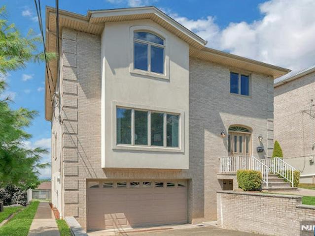 House for sale in Palisades Park, New Jersey