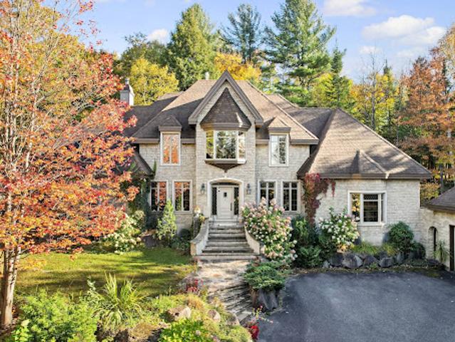 House for sale in Sainte-Anne-des-Lacs, Laurentides