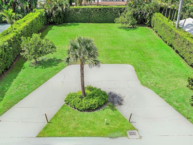 House for sale in Palm Beach