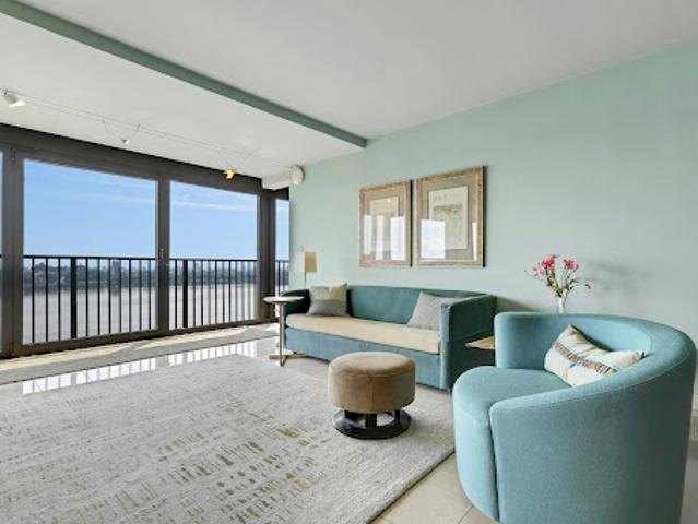 House for sale in Fort Lee, New Jersey