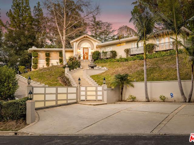 House for sale in Woodland Hills-Warner Center Neighborhood Council District, Canoga Park