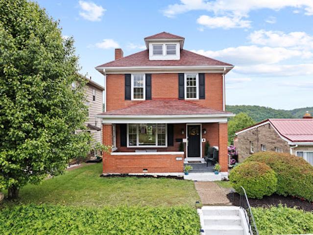 House for sale in Coraopolis, Pennsylvania