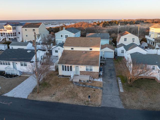 House for sale in Green Creek, New Jersey