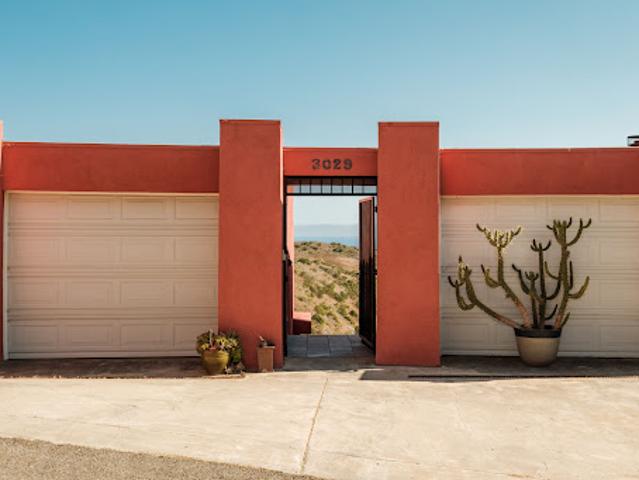 House for sale in Malibu
